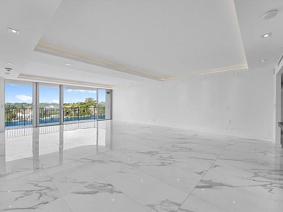 4th image of 5660 E Collins Ave #5E