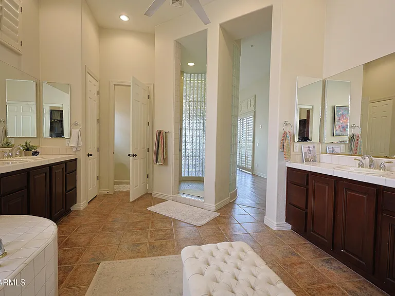 42405 N Harbour Town Ct — Photo 17