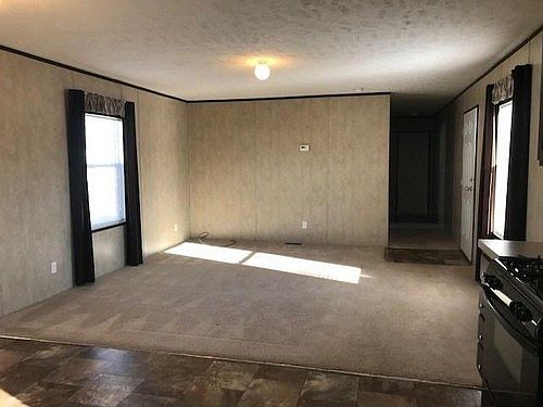 1st image of 72 Pin Oak Dr