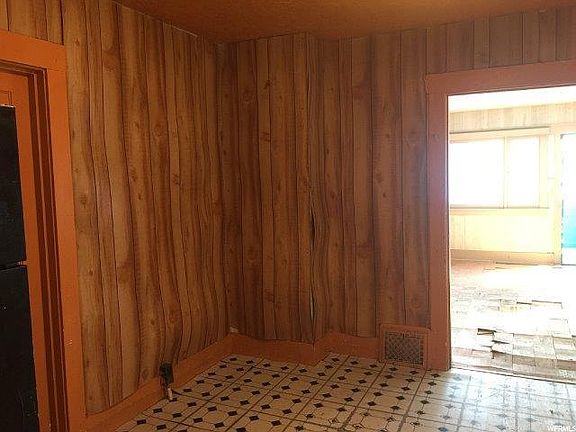 5th image of 634 Kershaw St