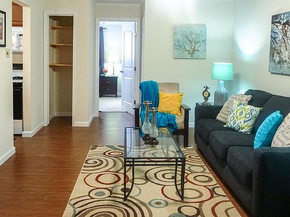 3rd image of 4727 W Alabama St Unit 212