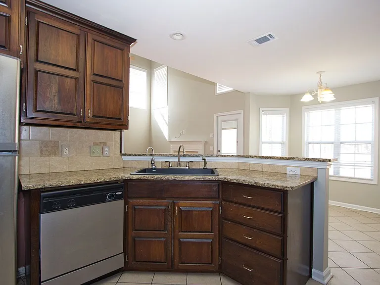 585 Chapel Walk Ln — Photo 17