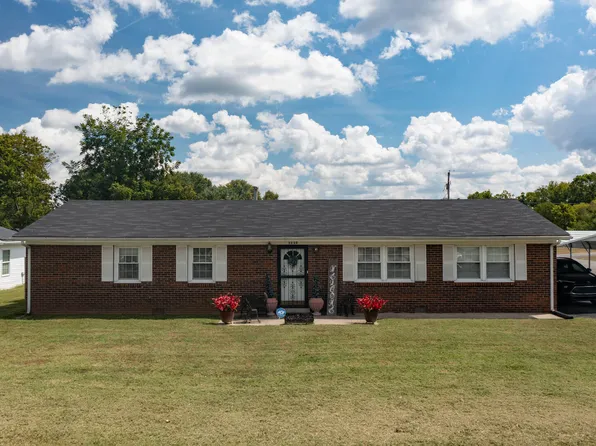 1210 Peacock Rd, Paris, KY 40361