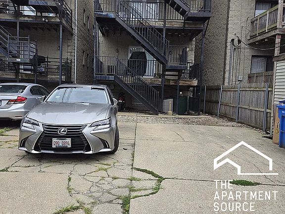 2nd image of 834 N Wood St #1