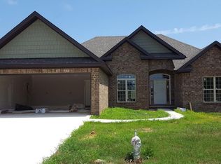 14 Brookshire Dr, Deatsville, AL 36022