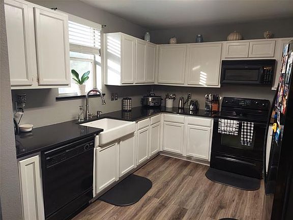 4th image of 520 Briaroaks Dr