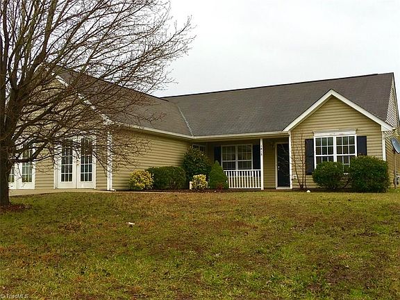 3rd image of 1815 Lochwood Dr