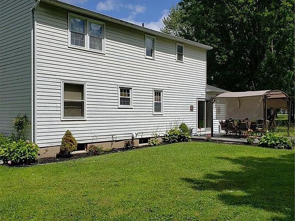 3rd image of 7745 Doe Haven Cir