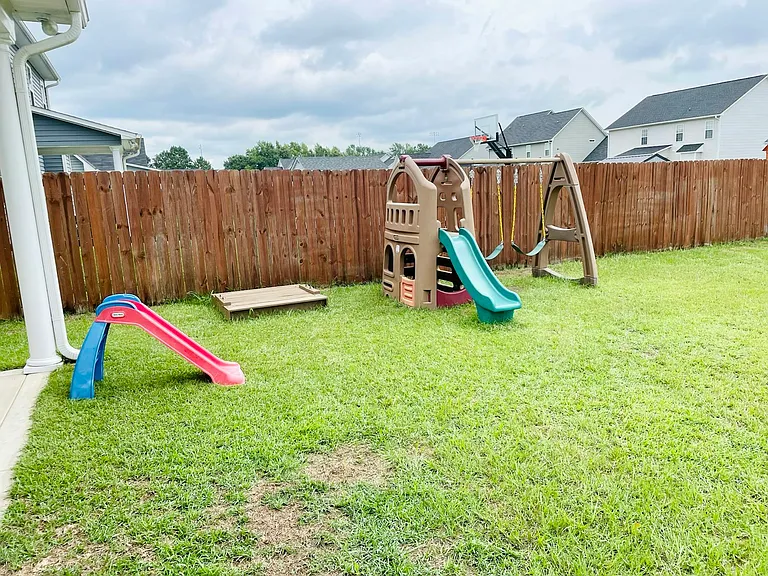 321 Cornhill Rd — Photo 43