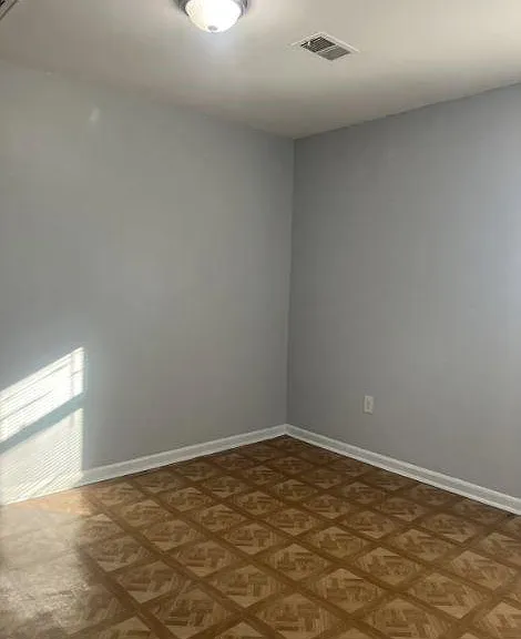 305 W Oak St — Photo 11