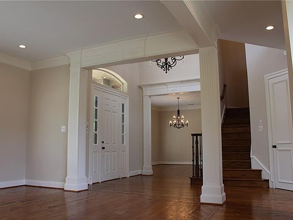 5th image of 5025 Silver Lake Dr