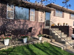 1203 N 12th St, Norfolk, NE 68701