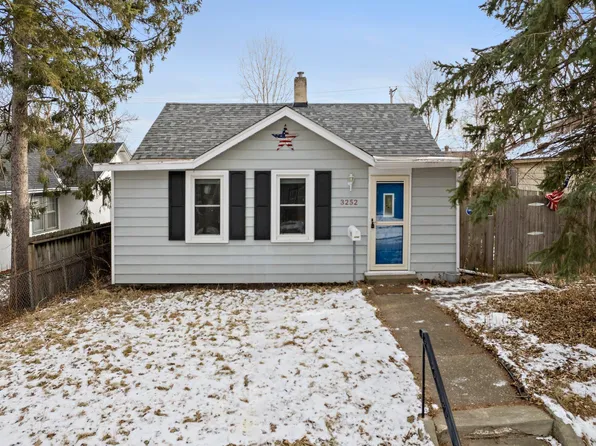 3252 Sheridan Ave N, Minneapolis, MN 55412