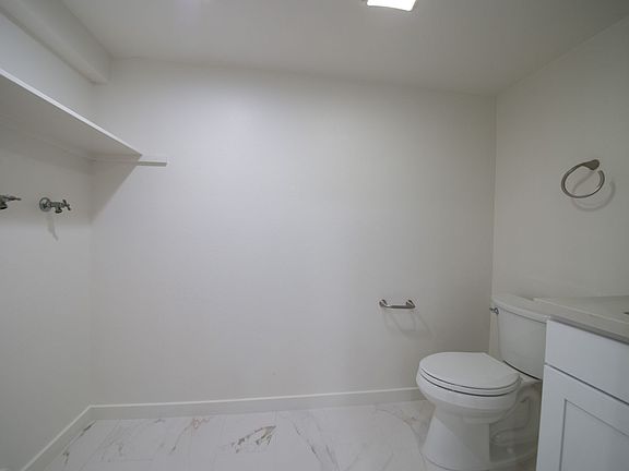 2nd image of 6127 Caminito Baeza