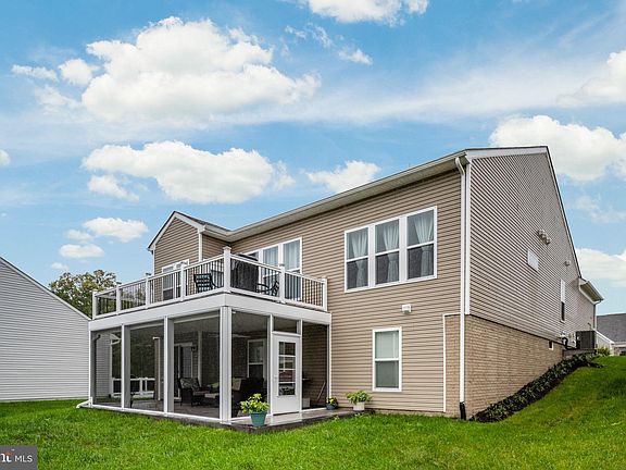 4th image of 35 Meares Way