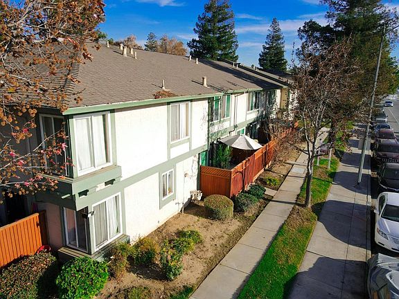 2nd image of 643 Balfour Dr