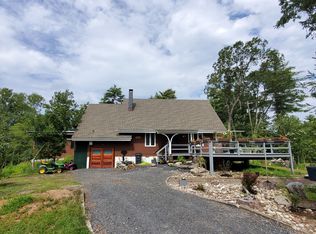 107 Mountain Top Ct, Dingmans Ferry, PA 18328