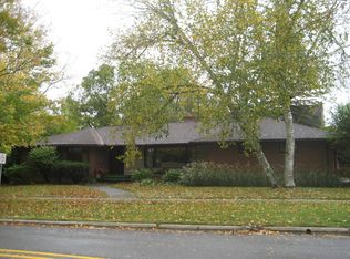 102 E Clinton St, Hastings, MI