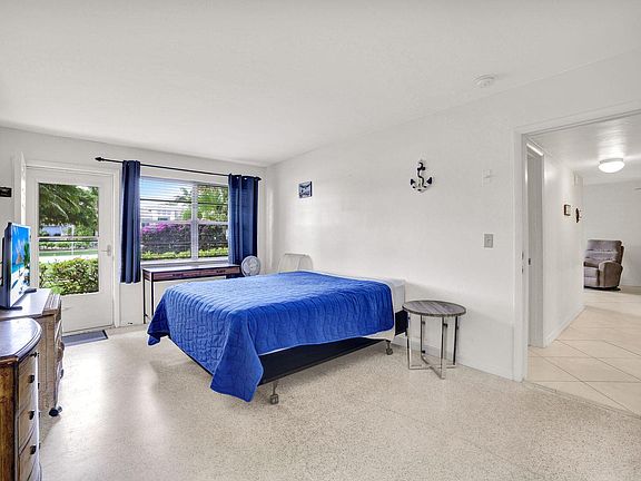 5th image of 1047 Hartley Ave Unit 102