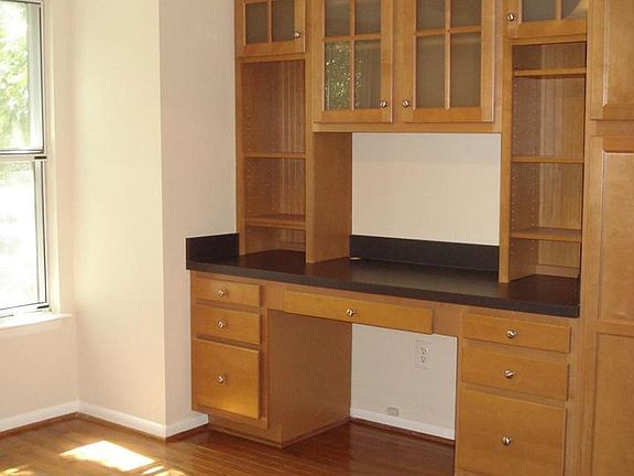 5th image of 20040 Lake Park Dr #142