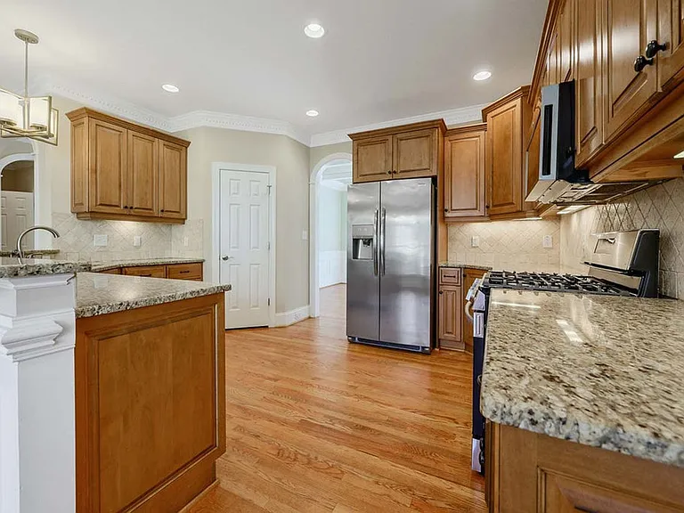 8333 Wheatstone Ln — Photo 16