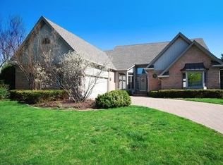 4302 Royal Windyne Ct, St Charles, IL 60174