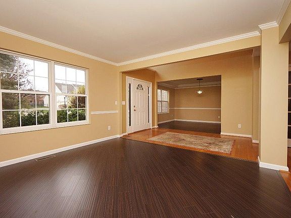 3rd image of 7651 Hedgewood Cir