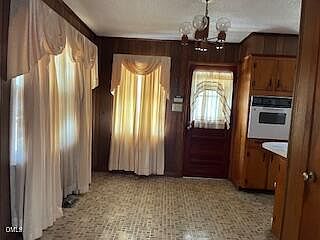 4th image of 628 Farrar Ave