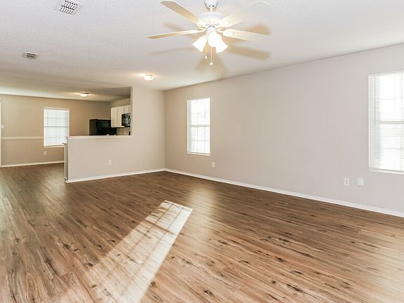 4th image of 918 Anvil Creek Dr