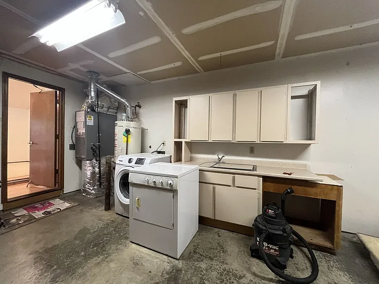 4825 SW Marigold St — Photo 35