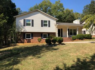 7814 Robin Crest Rd, Charlotte, NC 28226