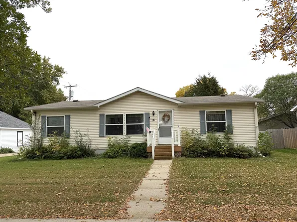 16 E 4th Ave, Groton, SD 57445