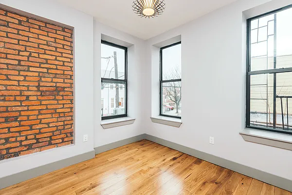 Rented by Nooklyn NYC LLC | media 32