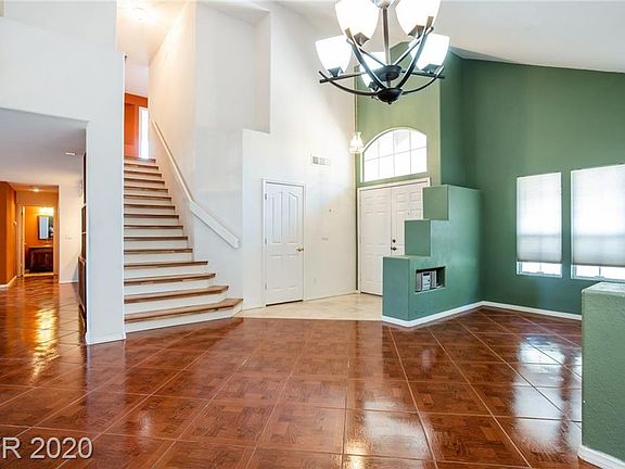 4th image of 1035 Thornfield Ln