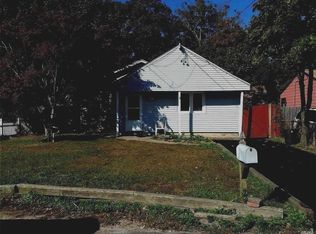 75 Saint George Dr, Shirley, NY 11967