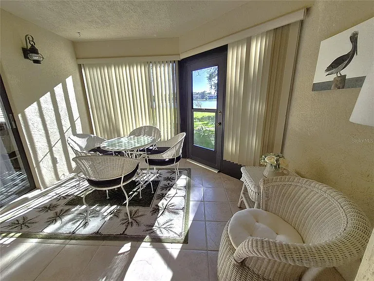 50 Woodlake Pl #50 — Photo 35