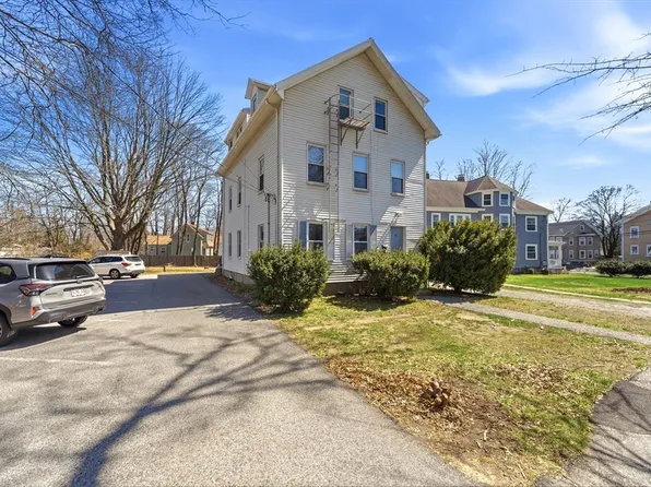 5 Oak St, Middleboro, MA 02346