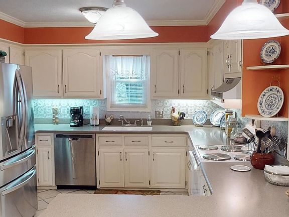 5th image of 419 Forcum St