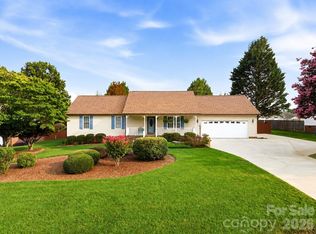 3892 Stoney Creek Dr, Lincolnton, NC 28092