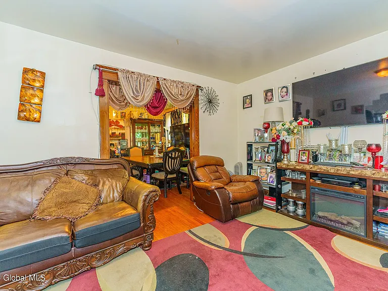 792 Washington Ave #2 — Photo 4