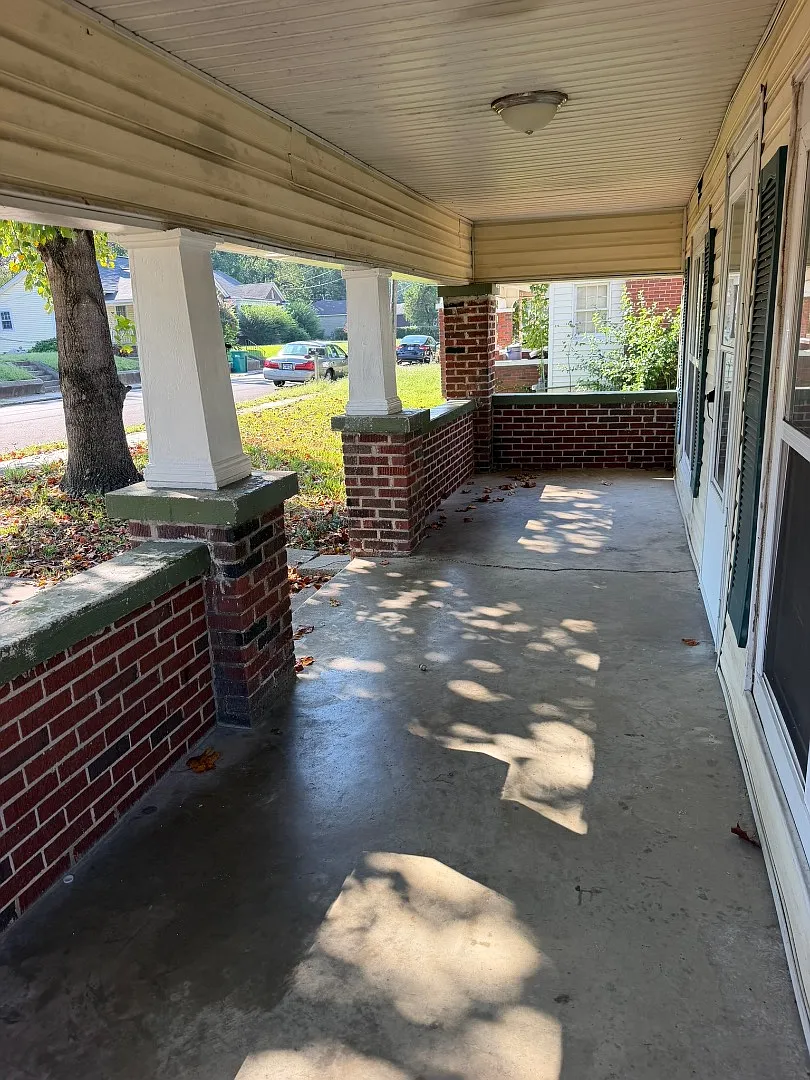 731 N Hays Ave — Photo 4