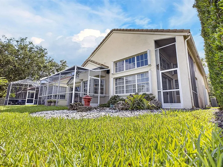 1520 Seabay Rd — Photo 24