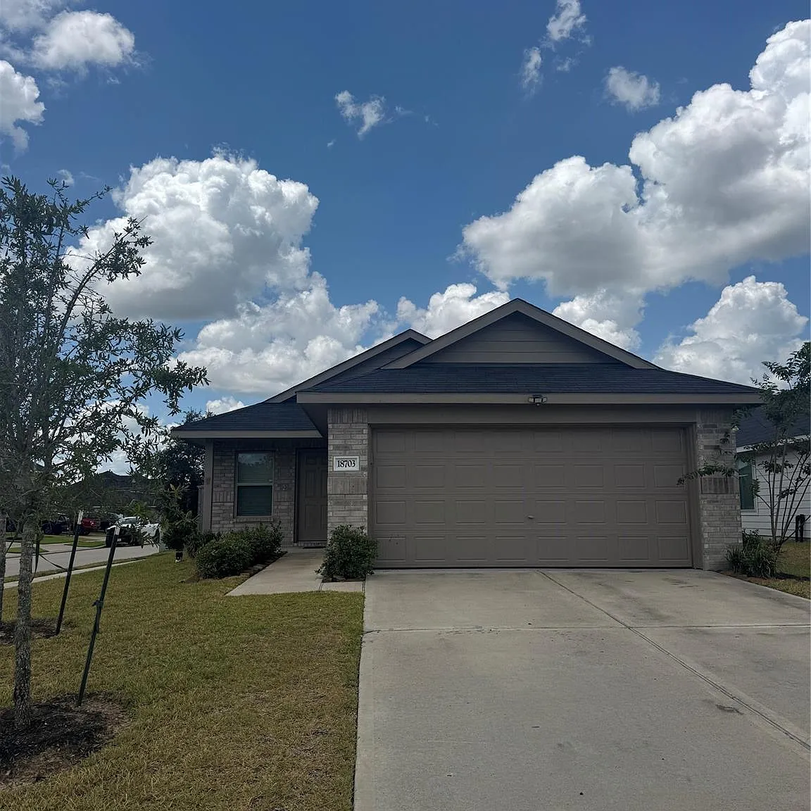 3 bed, 2.0 bath, 1320 sqft, $1,800 — Photo 1