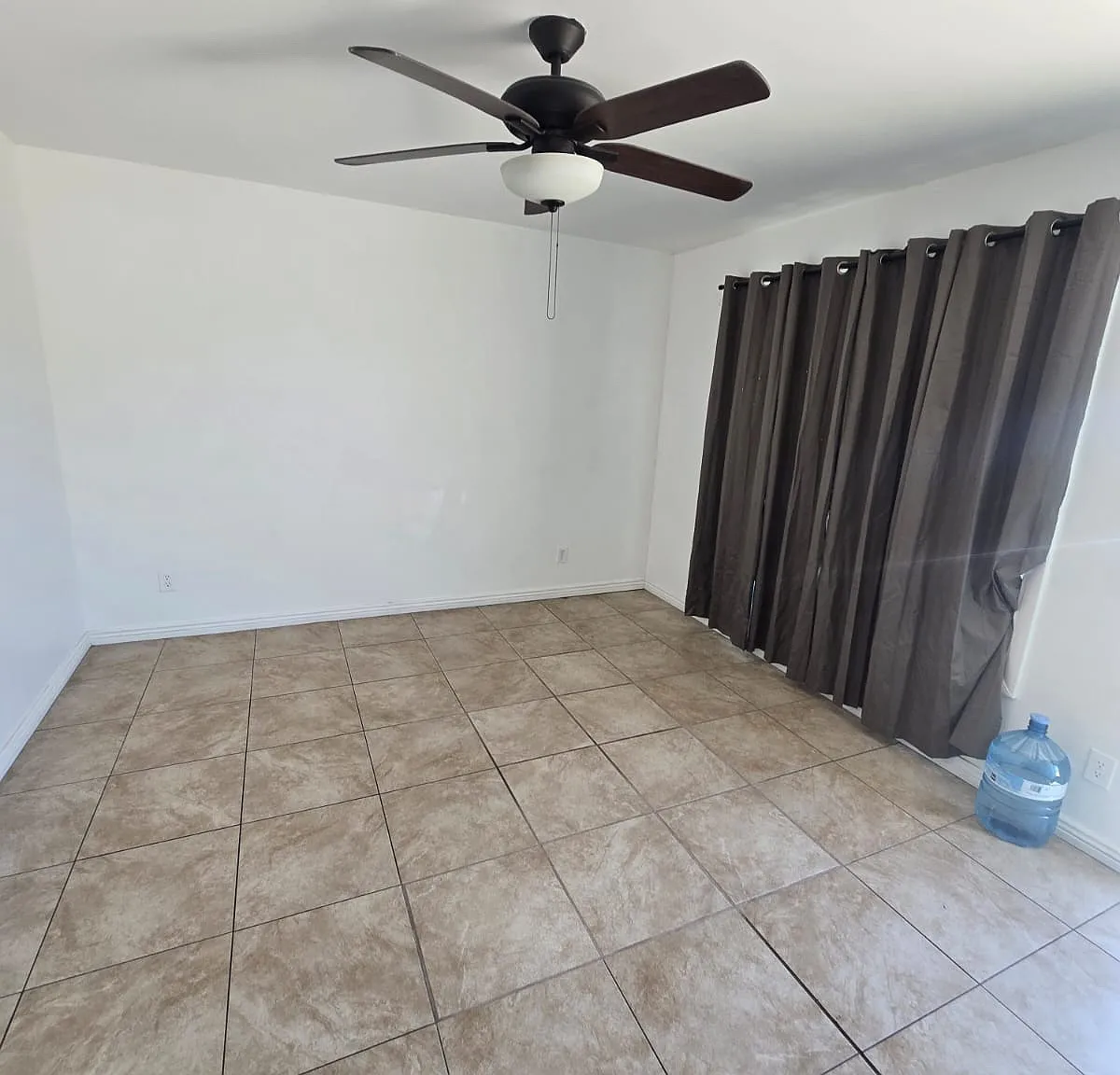 3 bed, 1080 sqft, $2,700 — Photo 3