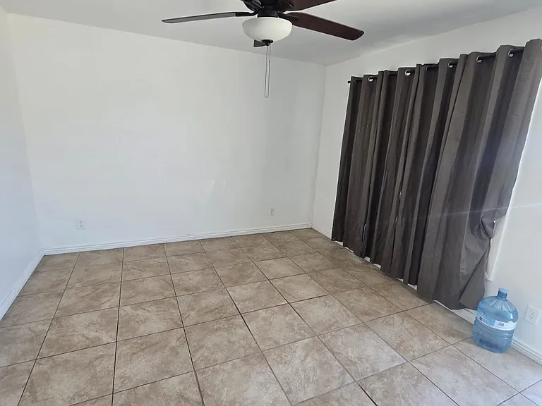 2050 W Camino Cir — Photo 3