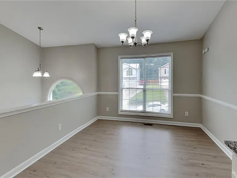 5333 Highpoint Rd — Photo 4