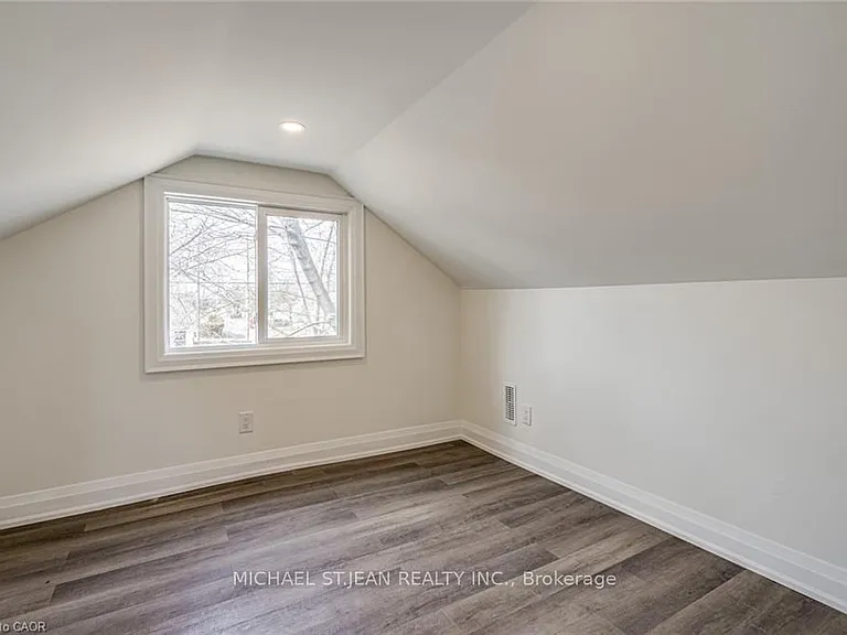 395 Paling Ave — Photo 25