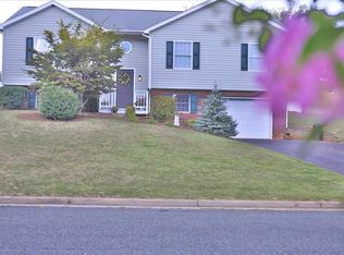 522 Marian Pl, Staunton, VA 24401