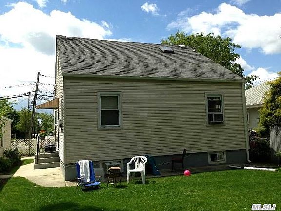 4th image of 382 Vincent Ave