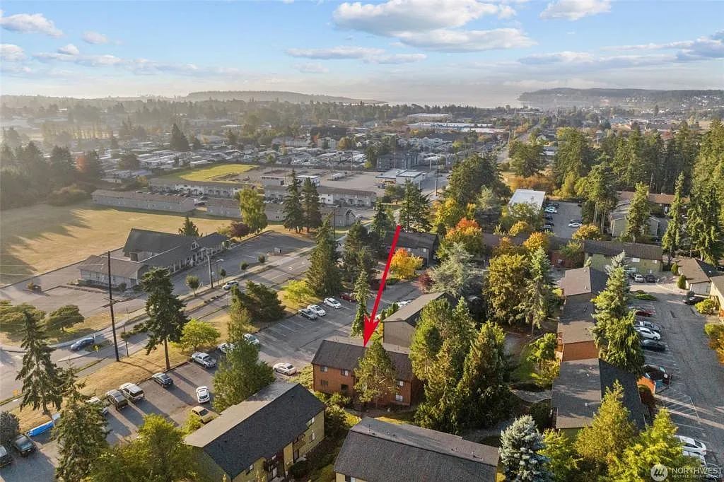 690 NW Atalanta Way — Photo 3